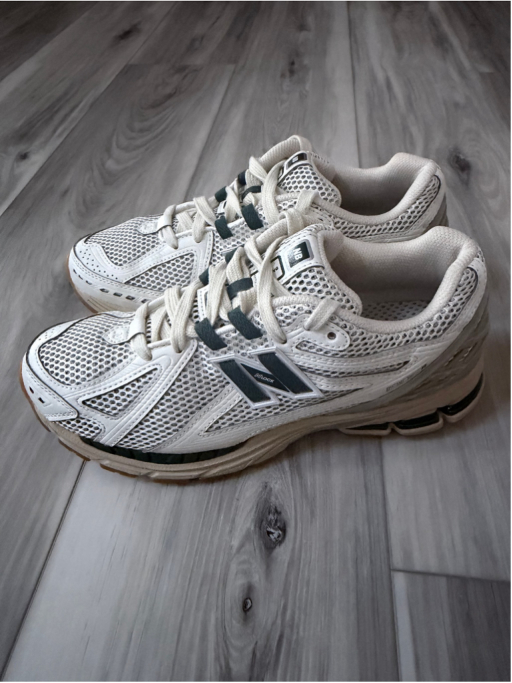 New Balance 1906R M1906RQ White Green Men 8 Women 9.5 Y2K Sneakers